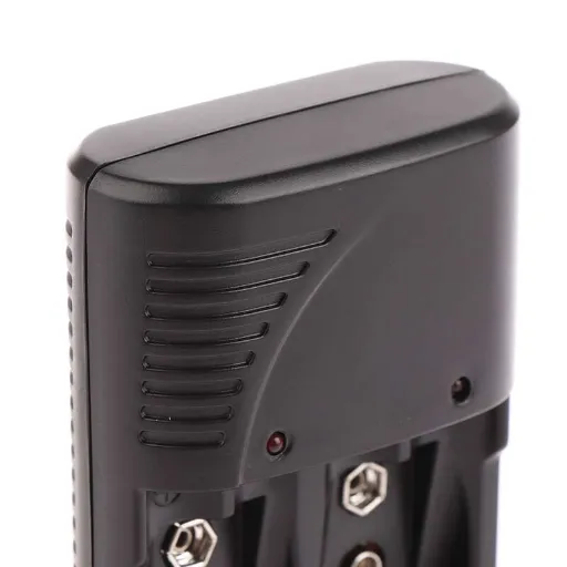 شاحن بطاريات Beston BST-C802 لبطاريات AA / AAA / 9V نيكل-ميتال هيدريد / نيكل-كادميوم